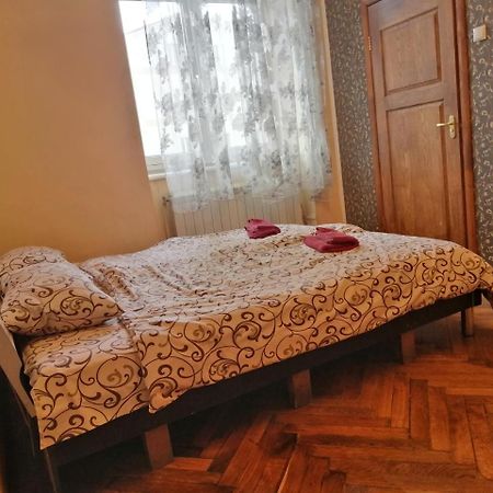 Apple Hostel Lviv Eksteriør bilde